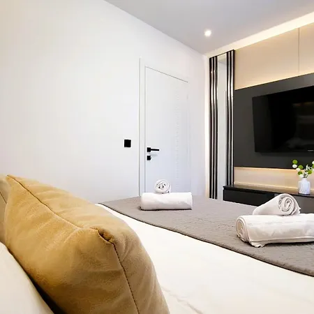 Eleganza Apartment *