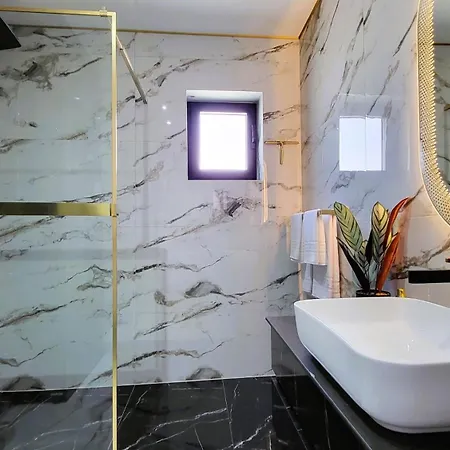 Eleganza Apartment *