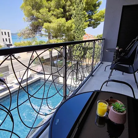 Eleganza ברודאריצה