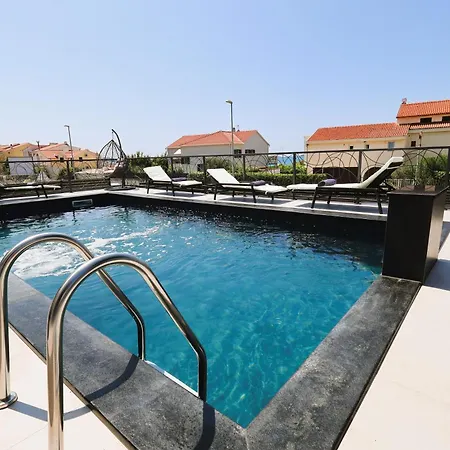 Eleganza * Brodarica (Sibenik-Knin)