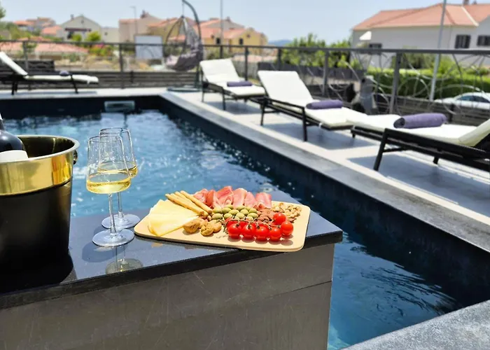 Eleganza * Brodarica (Sibenik-Knin)